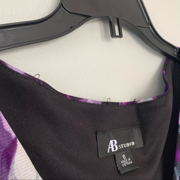 AB Studio Dress Purple Black White Flower V-neck Size 6 - Picture 9 of 10